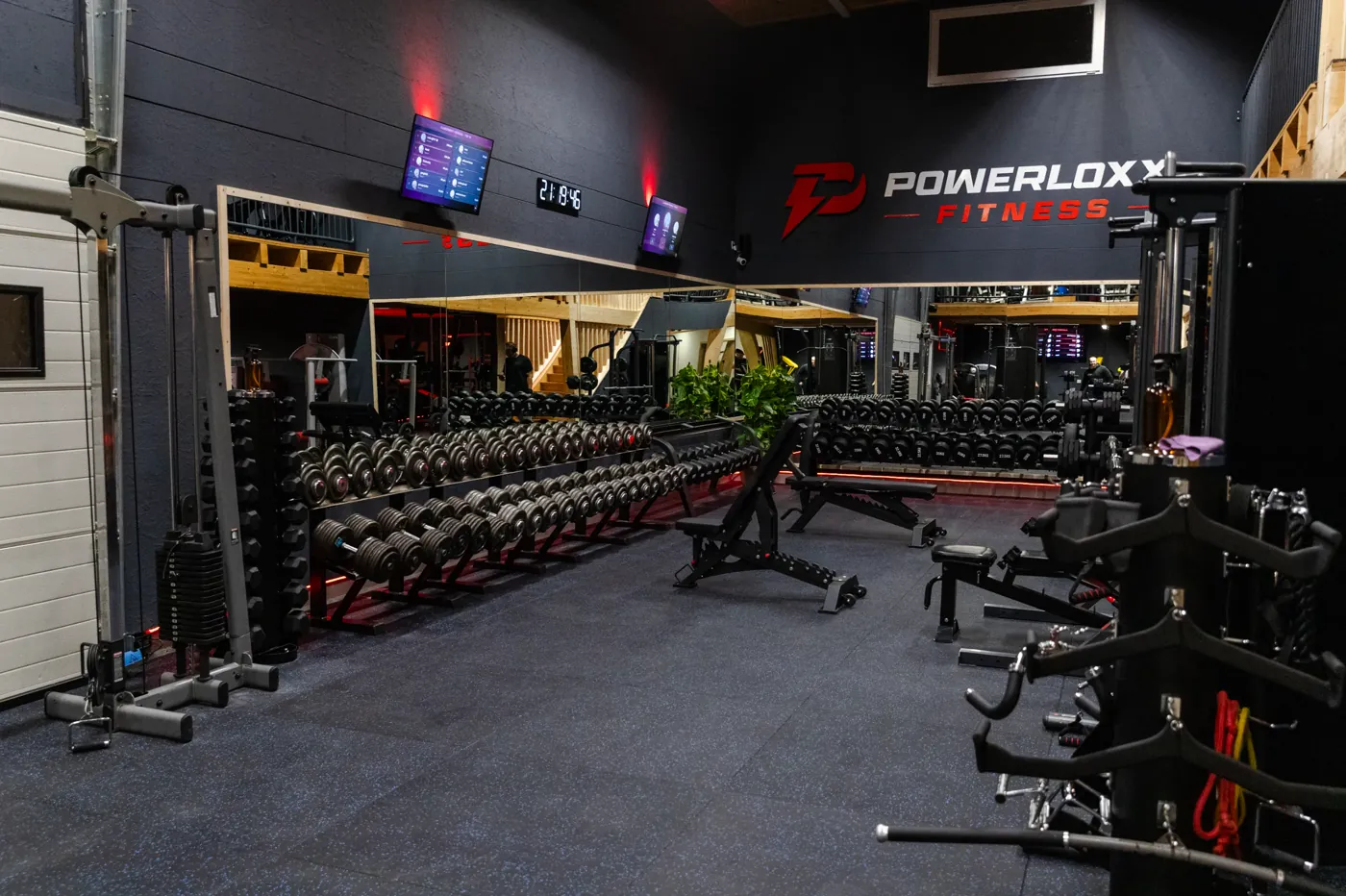 Vue d'ensemble de la salle PowerLoxx Fitness